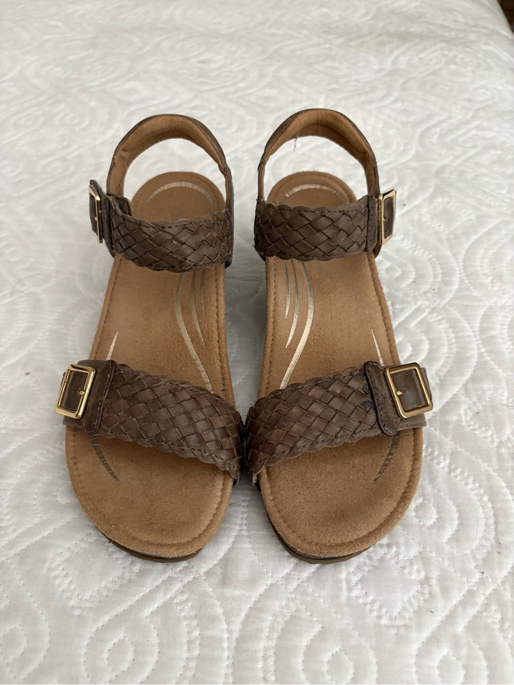 Atrex Women's Braided Taupe Leather Slingback Sandals - 6